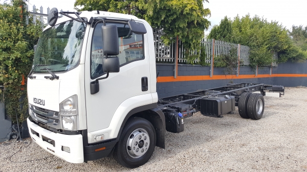 2021 Isuzu F Series 11 ton truck